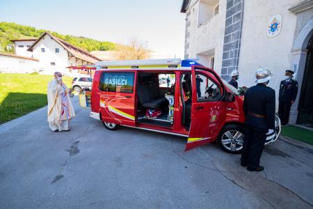 FOTO Na Florjanovo nedeljo blagoslov gasilskega vozila PGD Stična 23